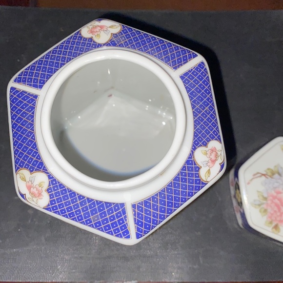 Vintage Porcelain Japanese vase with peonies & male eastern blue bird - Picture 3 of 8